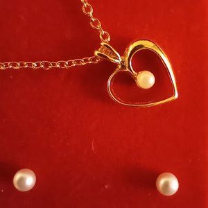 Vintage Gold Heart Necklace And Stud Earrings Set Faux Pearls